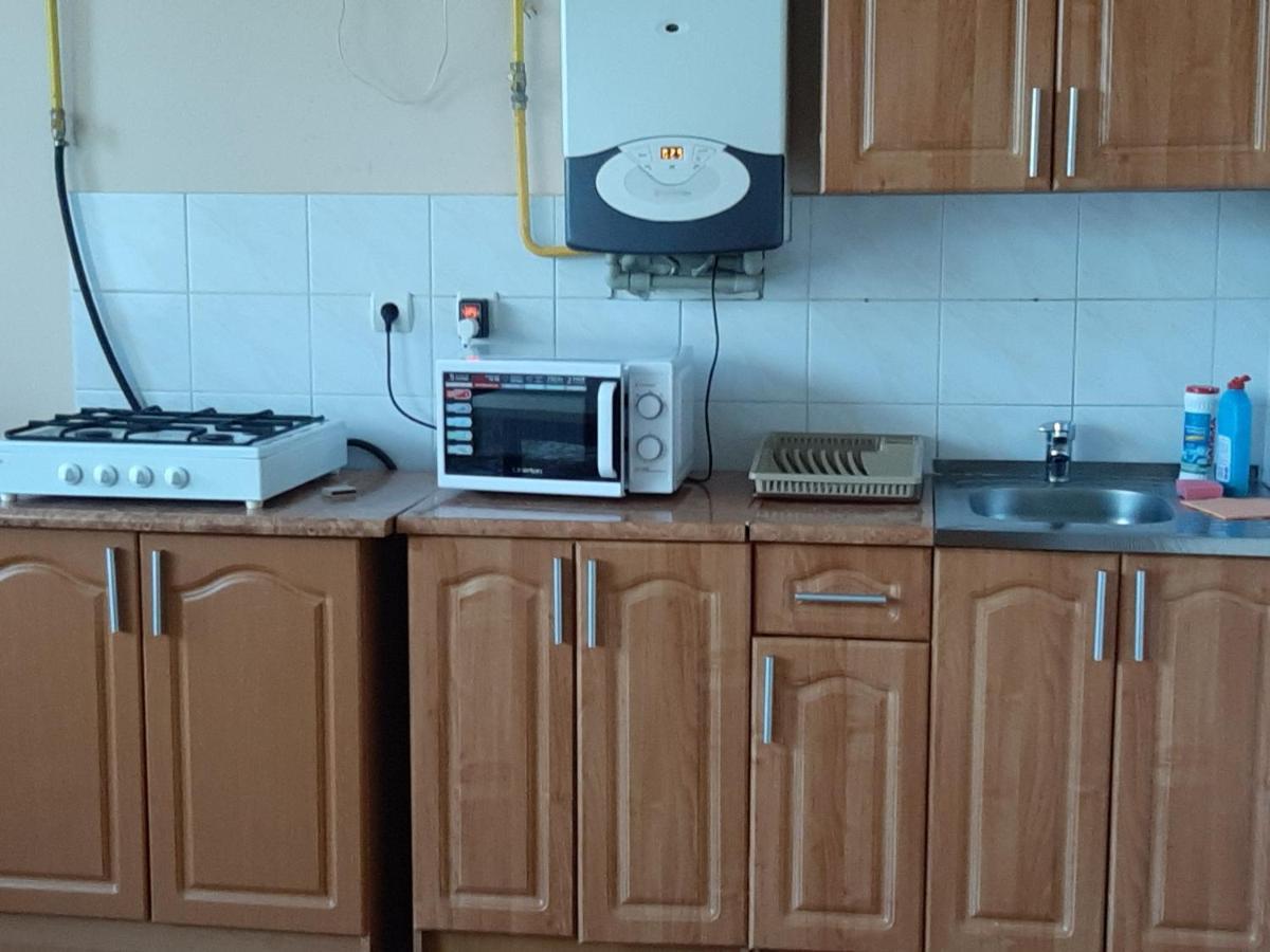 Apartment On Lermontova 35A Mukacheve Luaran gambar