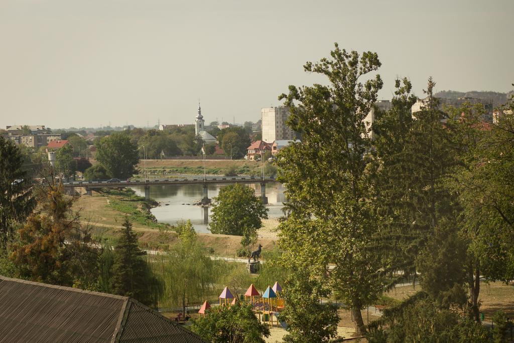Apartment On Lermontova 35A Mukacheve Luaran gambar